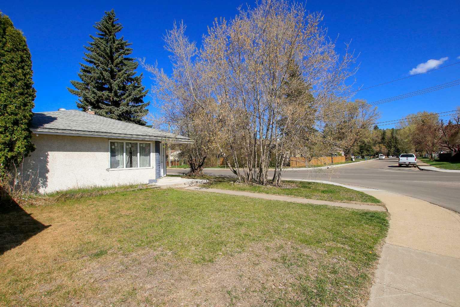 Property Photo: 5940 59 Avenue AB T4N 4V6
