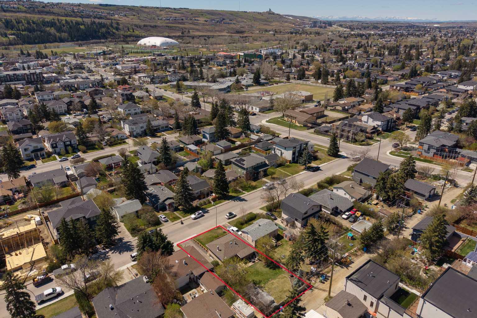 Photo de la propriété: 4616 22 Avenue NW AB T3B 0Y1