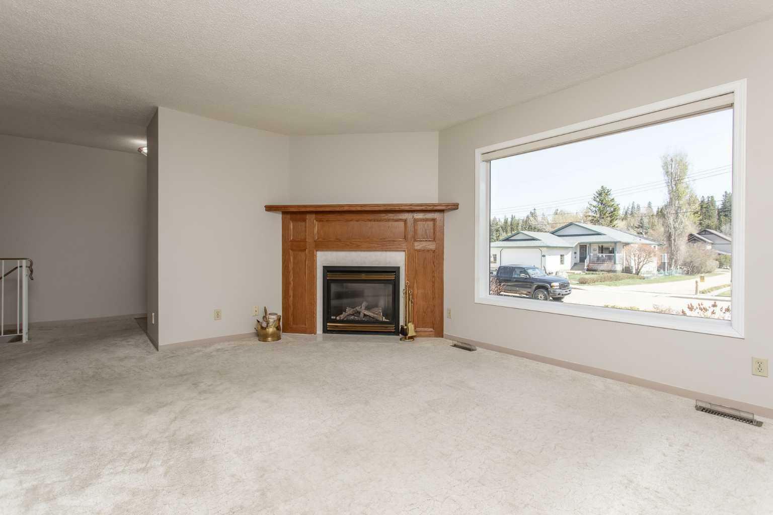 Property Photo: 4298 46 Avenue AB T4N 6S8