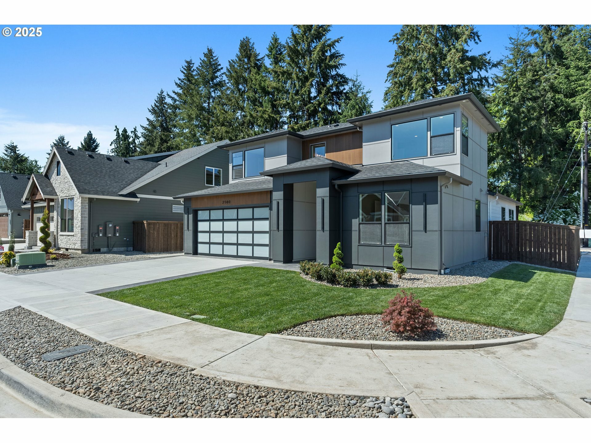 Property Photo: 2500 NW 68th St WA 98665