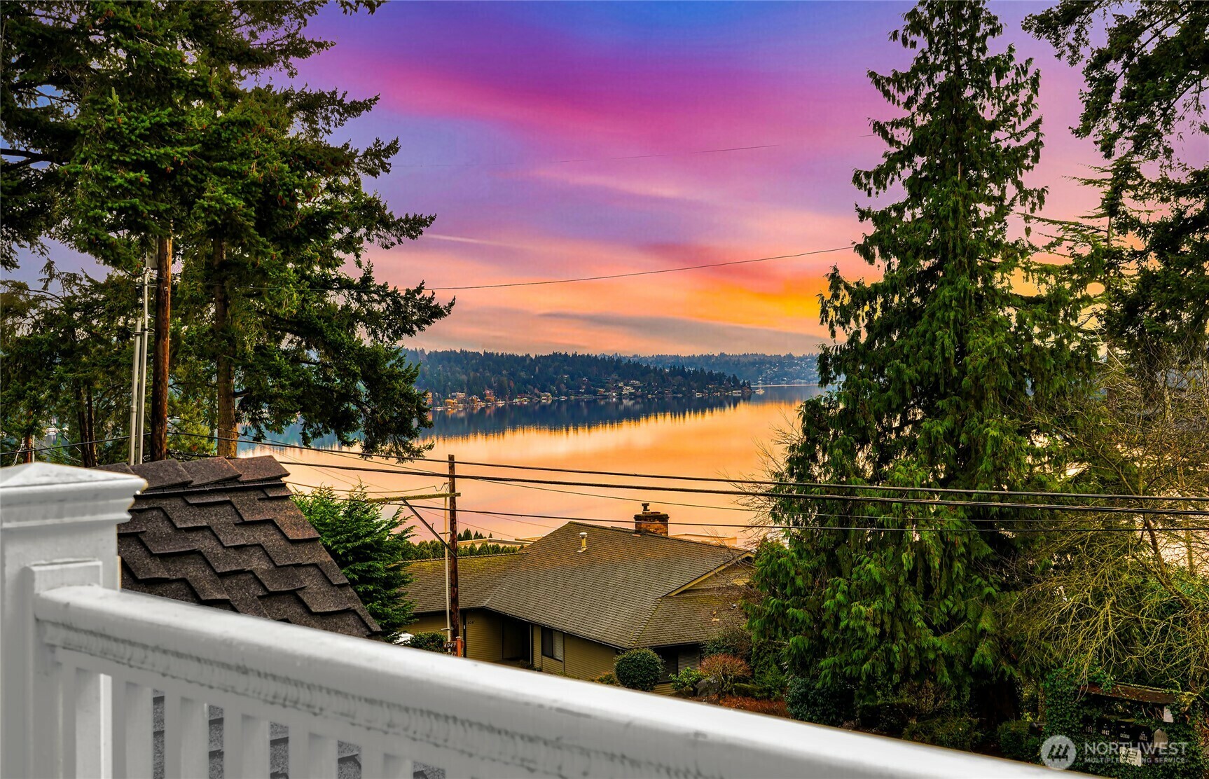Property Photo: 4032 W Mercer Way WA 98040