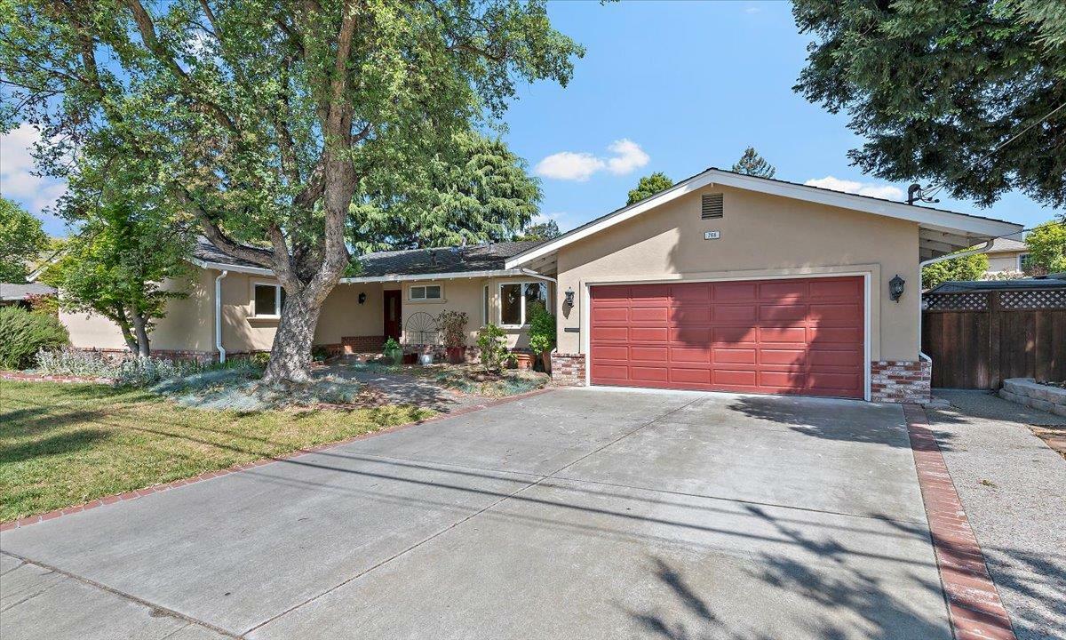 Property Photo: 768 Vanda Way CA 94536