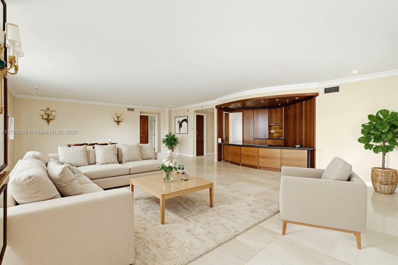 Property Photo: 19667 Turnberry Way 16gr FL 33180