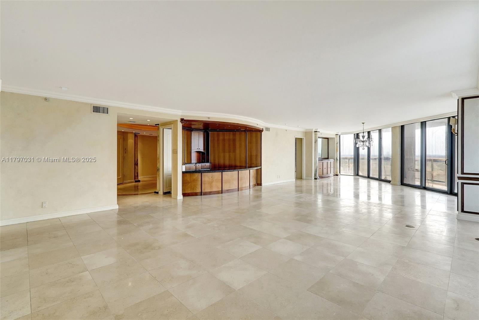 19667 Turnberry Way 16gr  Aventura FL 33180 photo