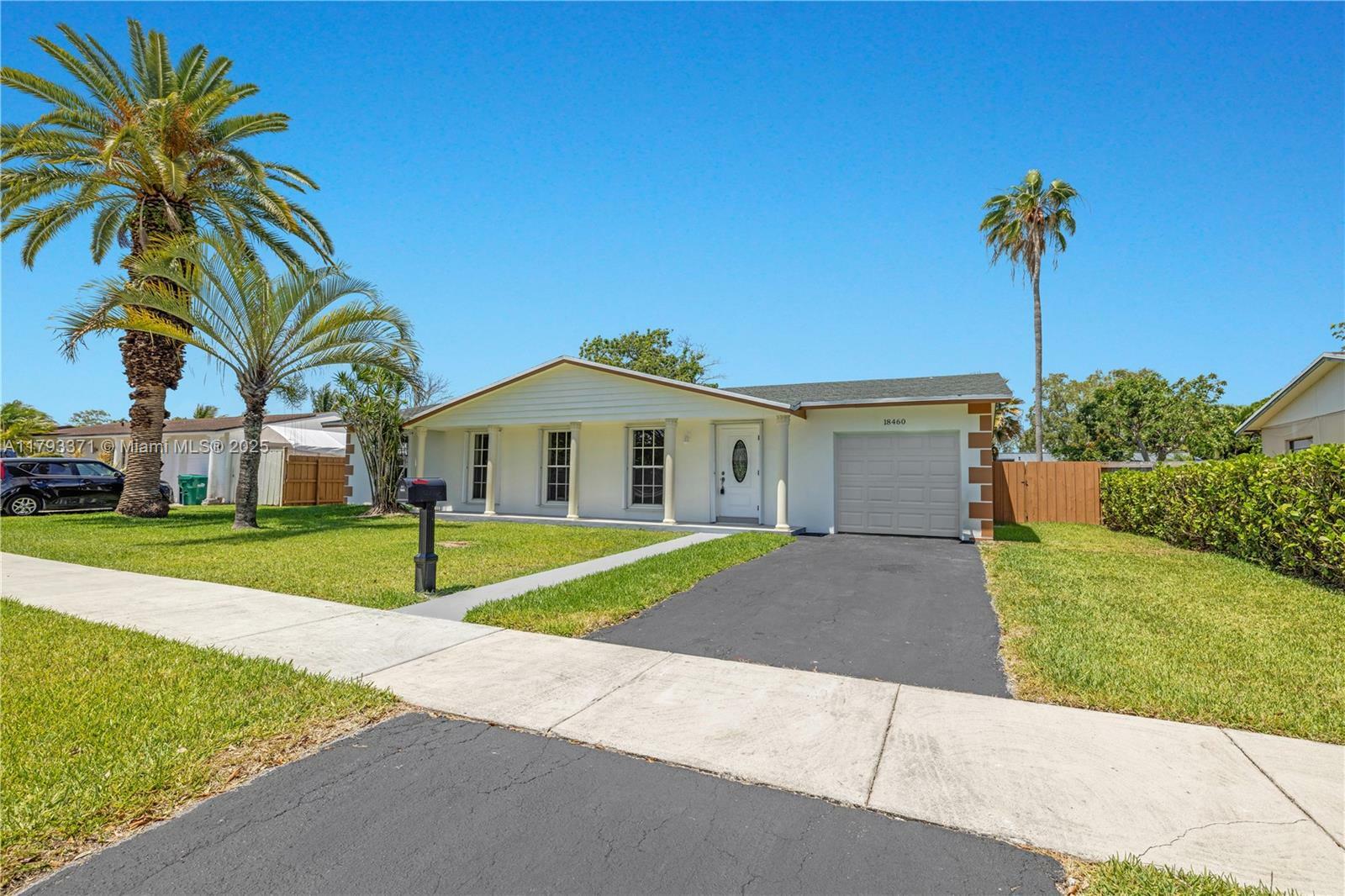Property Photo: 18460 SW 92nd Pl FL 33157