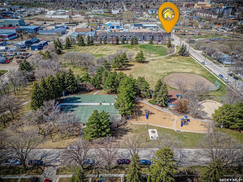 Photo de la propriété: 413 L Avenue S SK S7M 5Y6