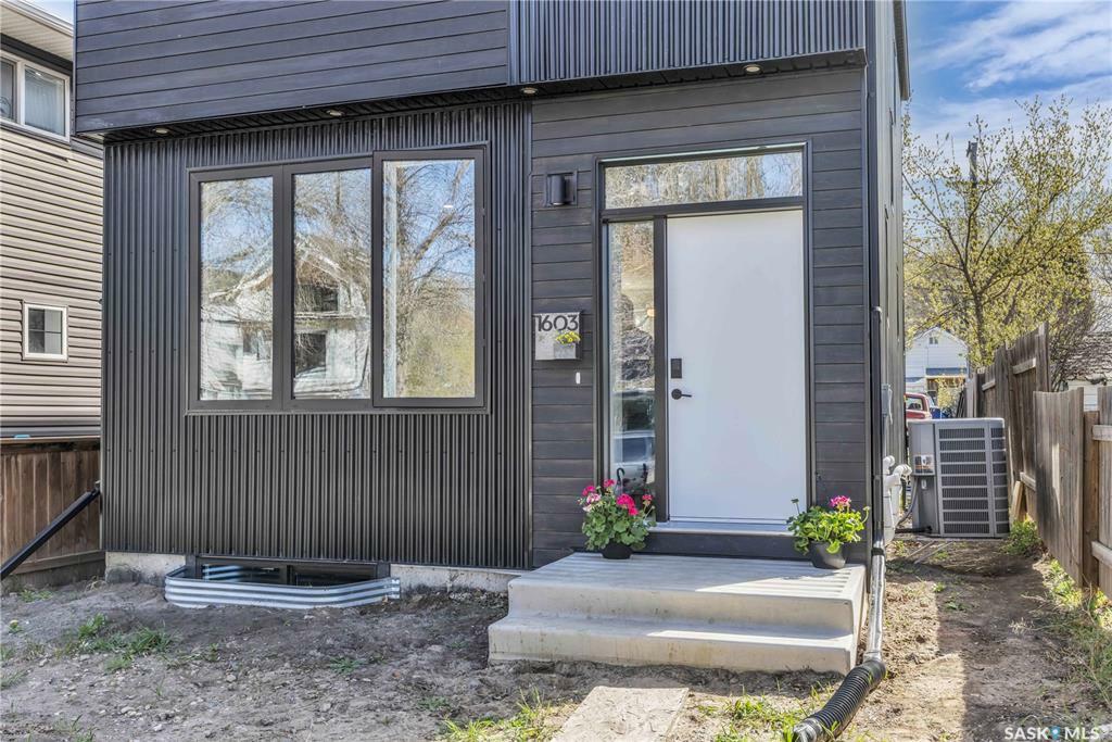 Property Photo: 1603 Coy Avenue SK S7M 0H5