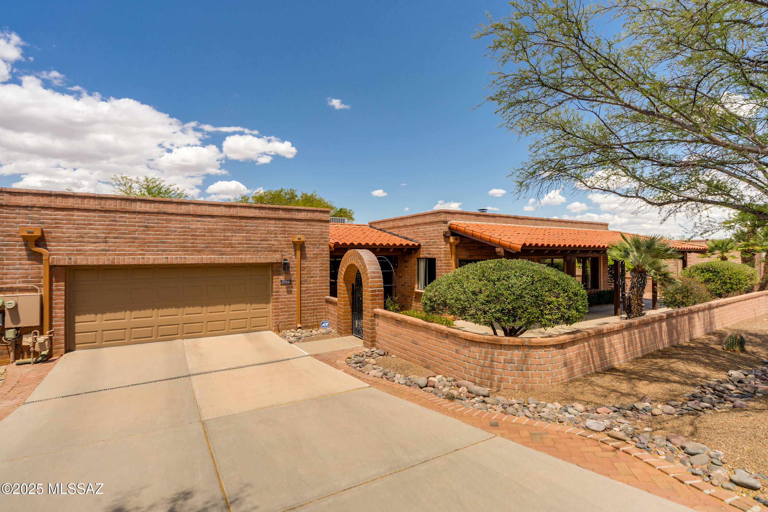 Property Photo: 1760 W Camino Urbano AZ 85622