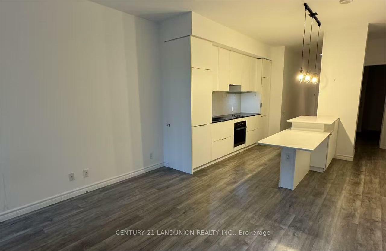 Property Photo: 5 St Joseph St Street 218 ON M4Y 0B6