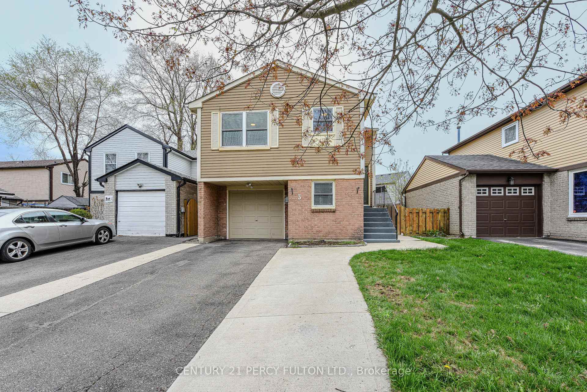 Photo de la propriété: 3 Mayfair Crescent ON L6S 3N3
