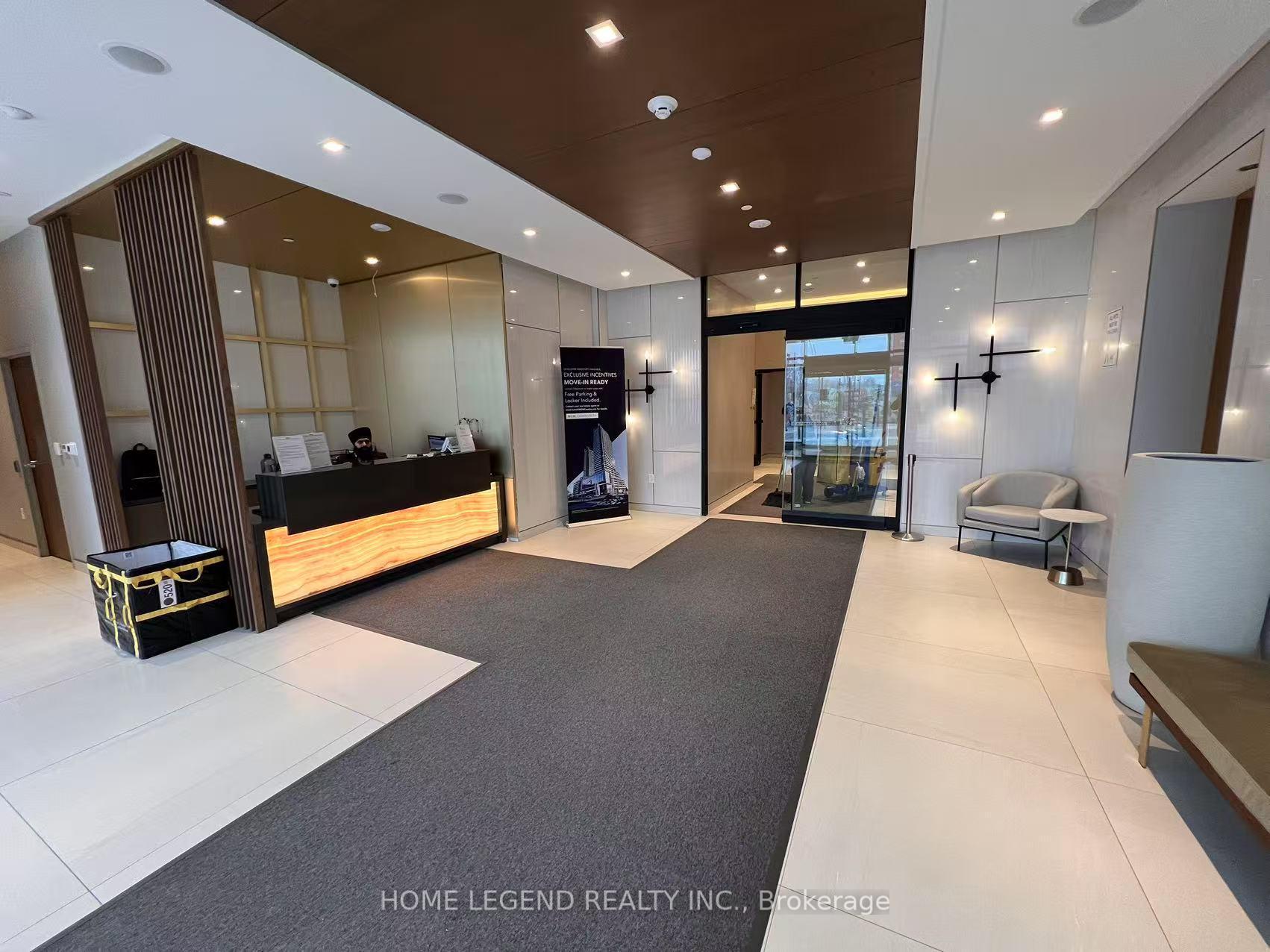 Property Photo:  7 Golden Lion Heights N535  ON M2M 0C1 