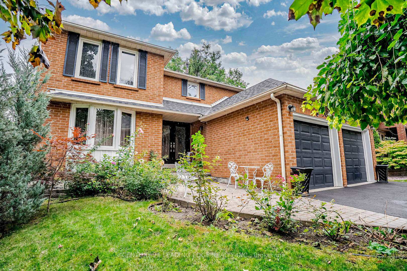 Property Photo: 98 Frederick Street ON L1N 3T4