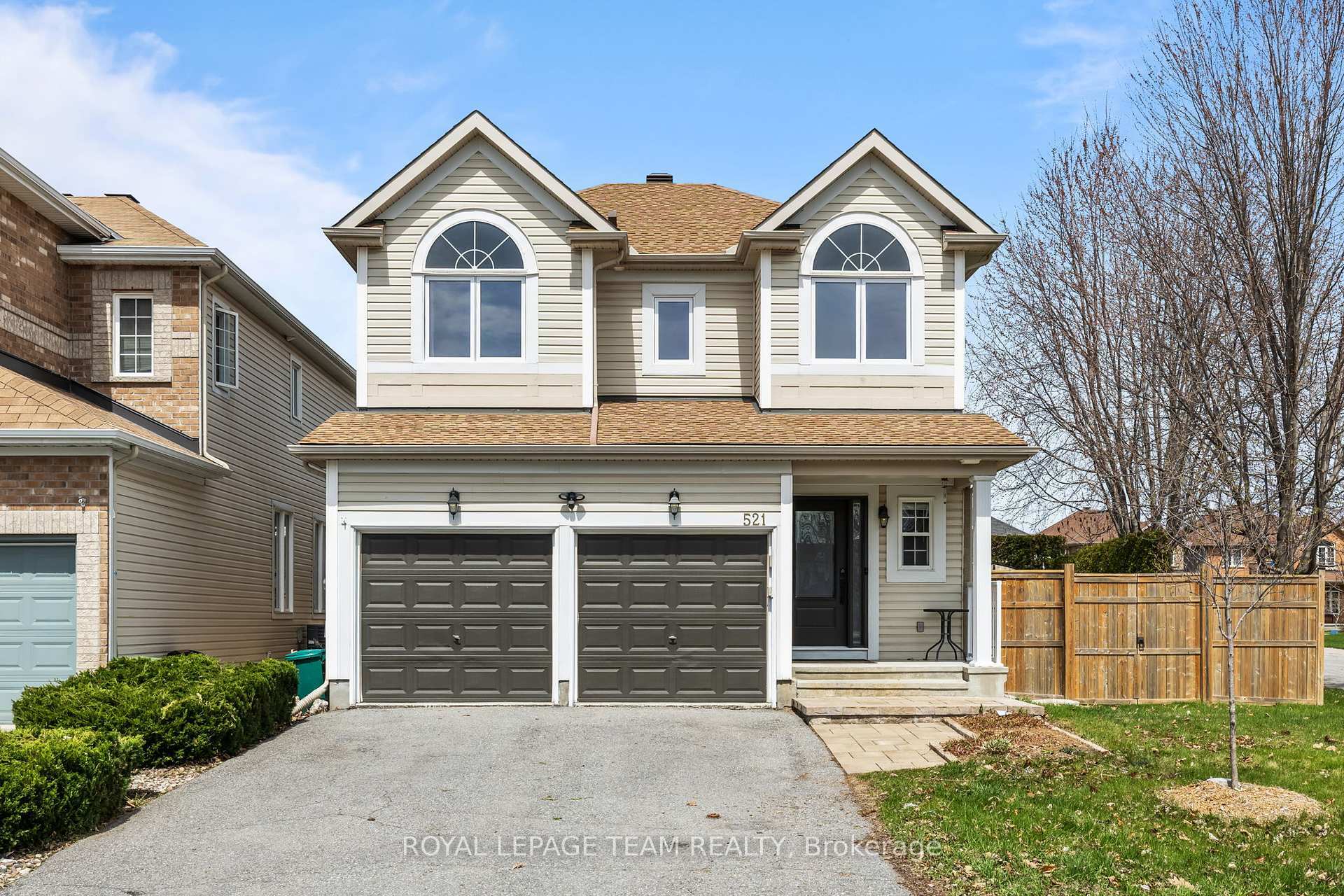 Property Photo: 521 Stonechurch Way ON K2J 0C6