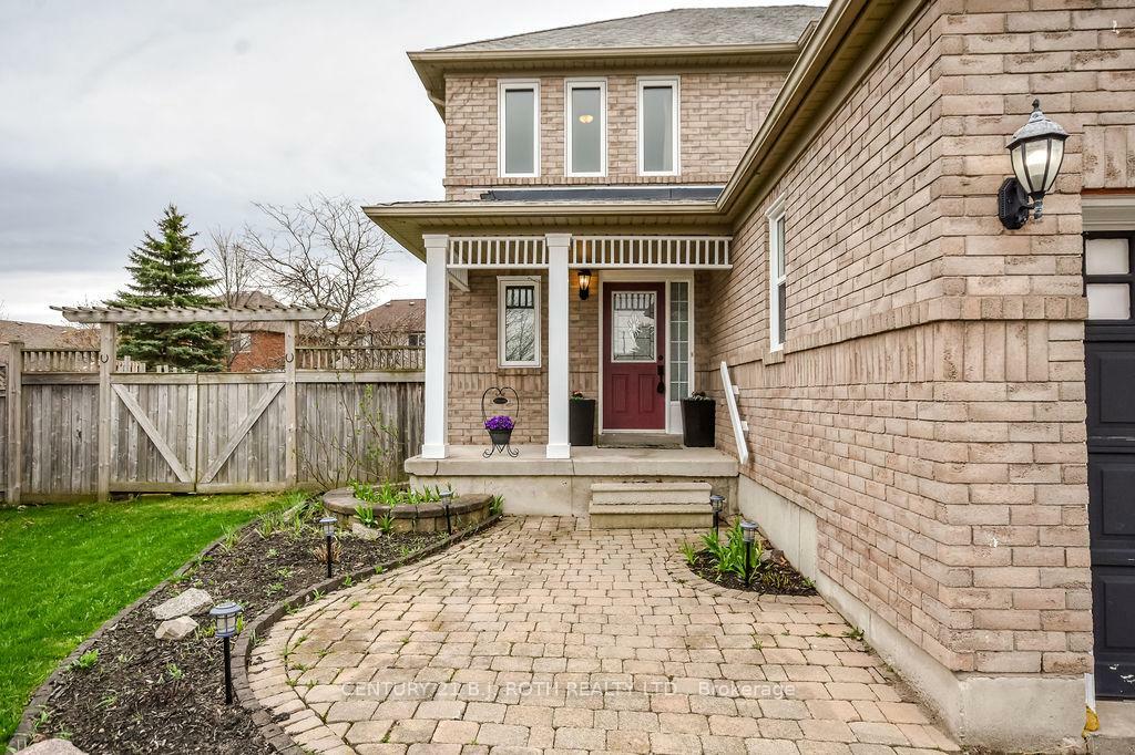 Photo de la propriété: 26 Tunbridge Road ON L4M 6S8
