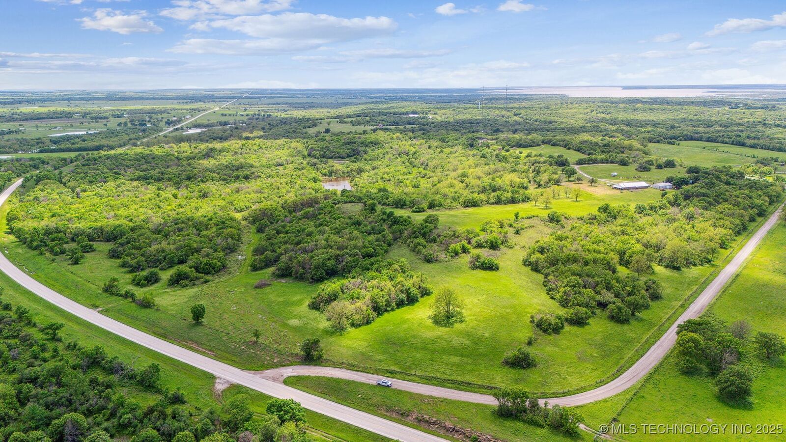 Property Photo:  21320 E 021 Road  OK 74048 