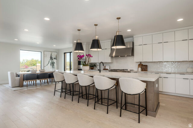 Property Photo:  4442 S Holladay Park Ln E  UT 84124 