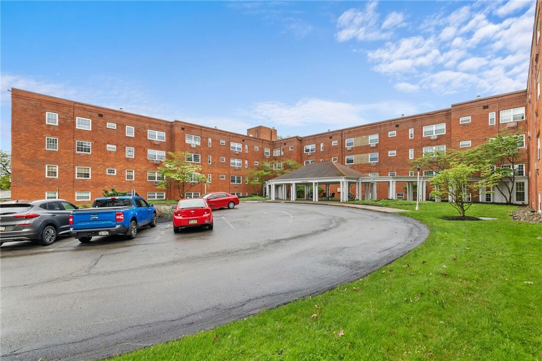 Property Photo: 5900 Babcock Blvd 40 PA 15237