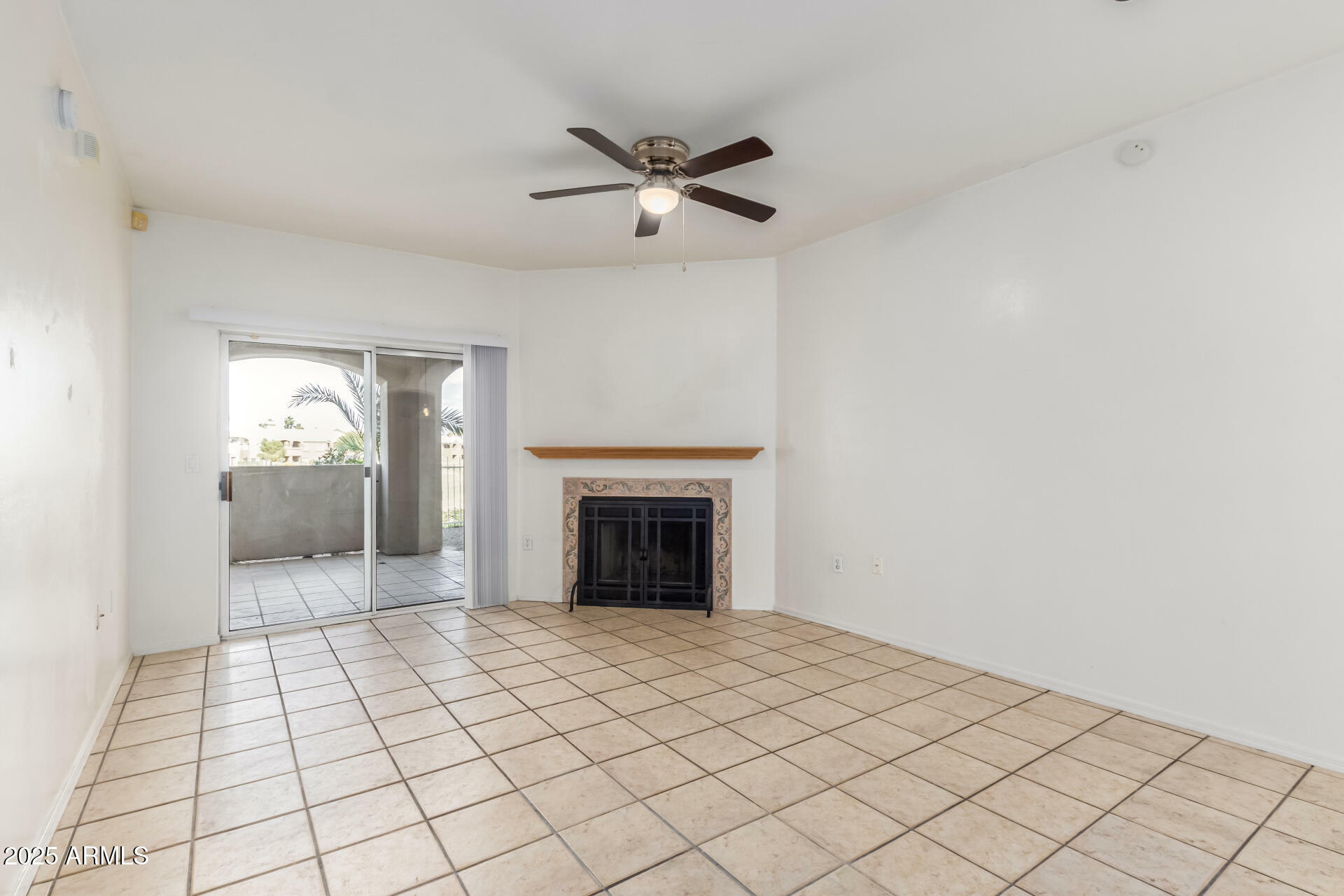 Property Photo: 10401 N 52nd Street 114 AZ 85253