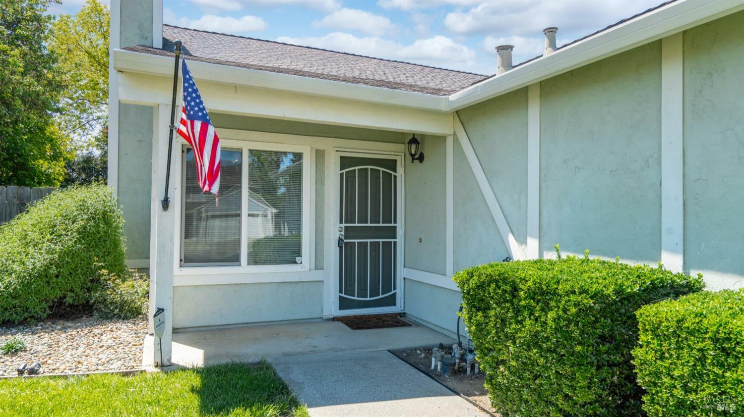 Property Photo: 169 Persimmon Circle CA 95687