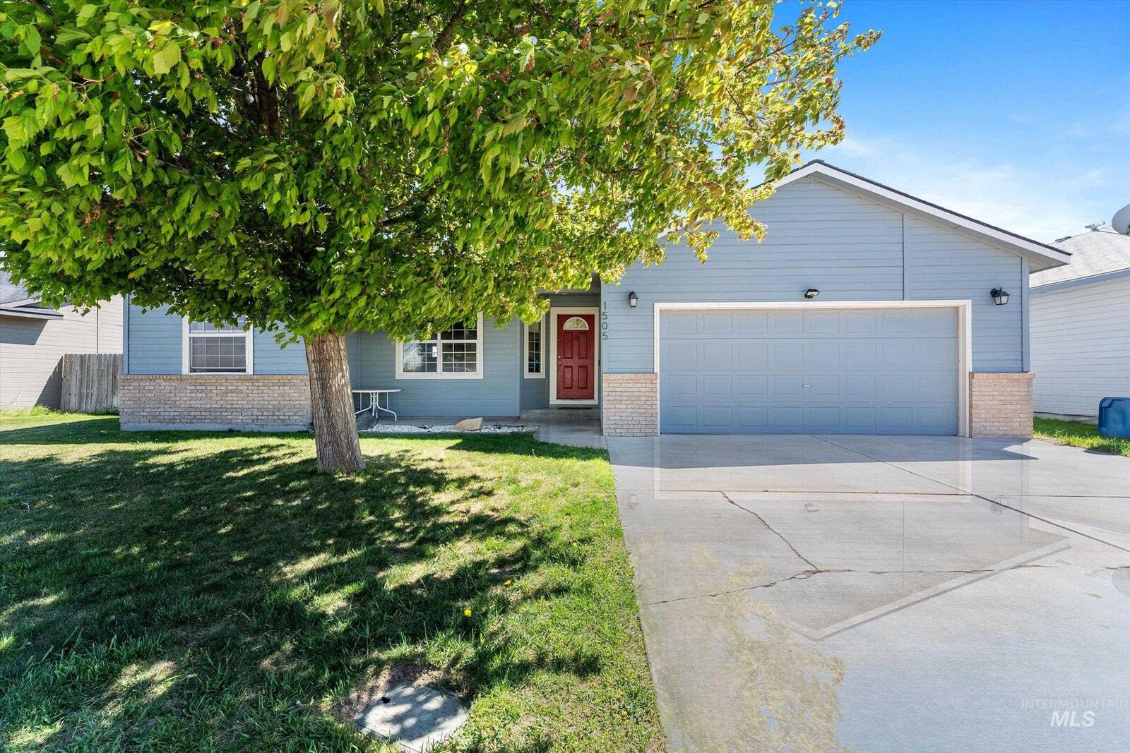 Property Photo:  1505 Peregrine Dr  ID 83647-4433