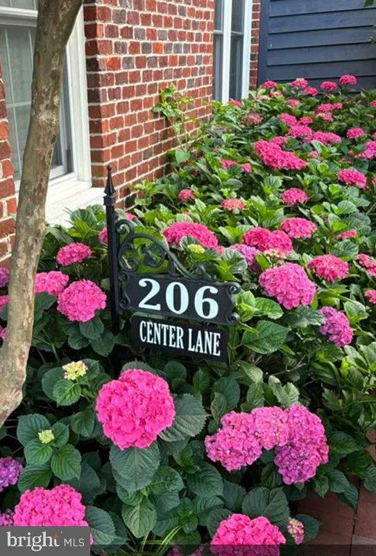 Property Photo: 206 Center Lane VA 22125