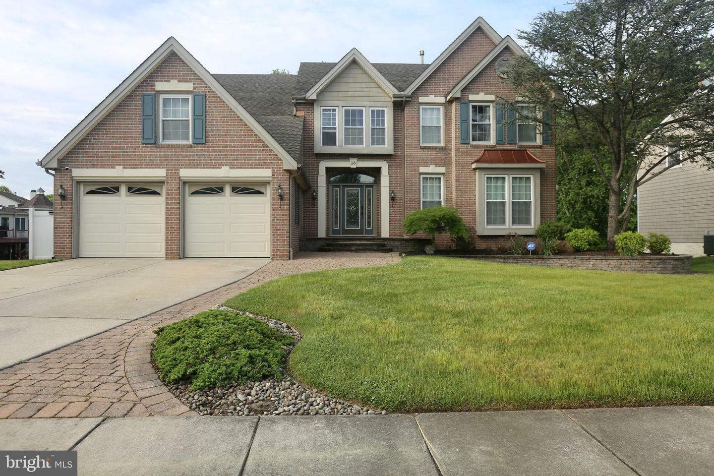 Property Photo: 16 Cotswold Way NJ 08080