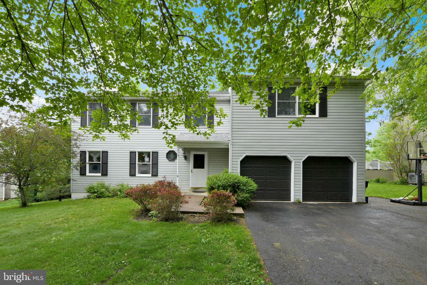 Property Photo: 26 Fox Glove Lane PA 19606