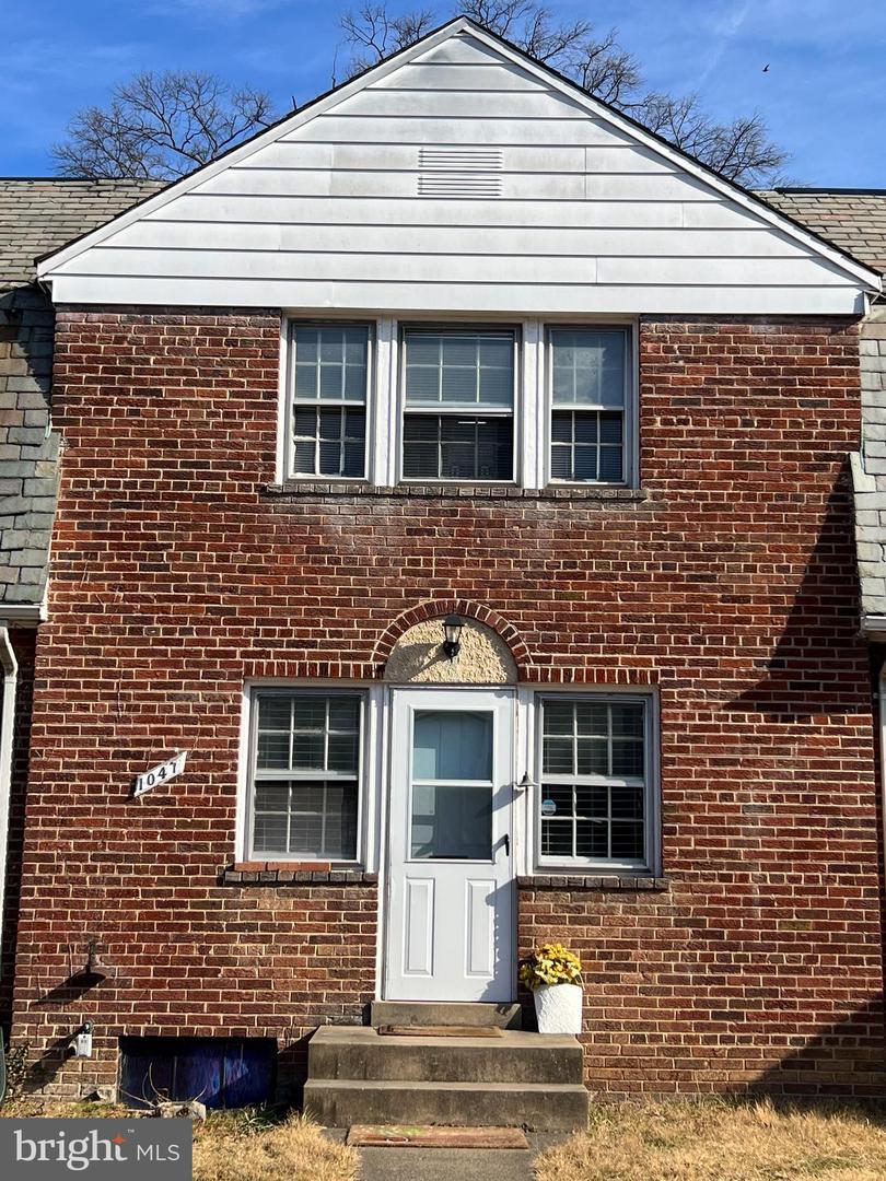 Property Photo: 1047 N Monroe Street VA 22201