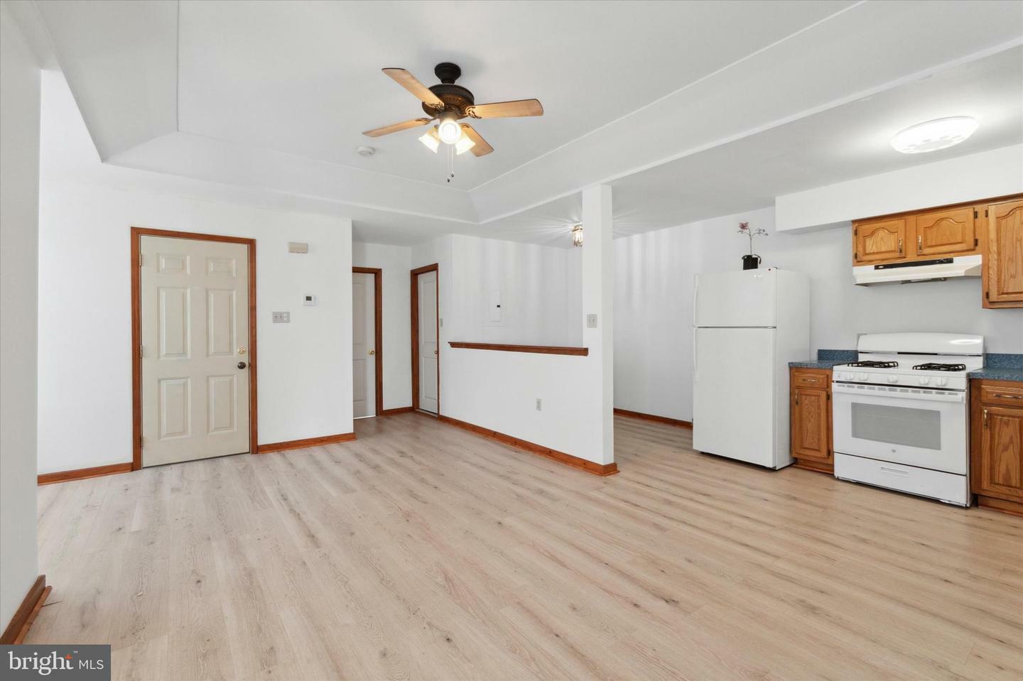 Property Photo: 2855 E Thompson Street PA 19134