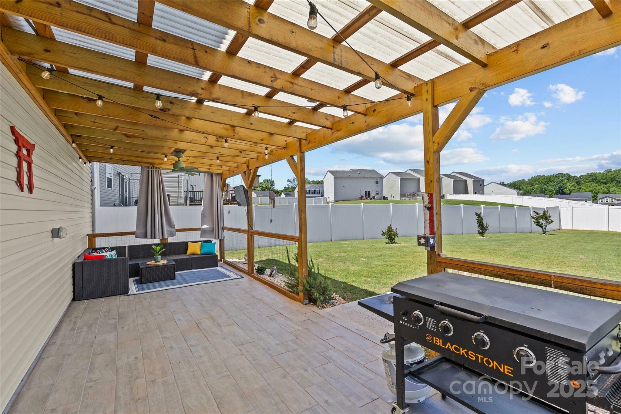Property Photo: 5325 Merwyn Avenue NC 28215