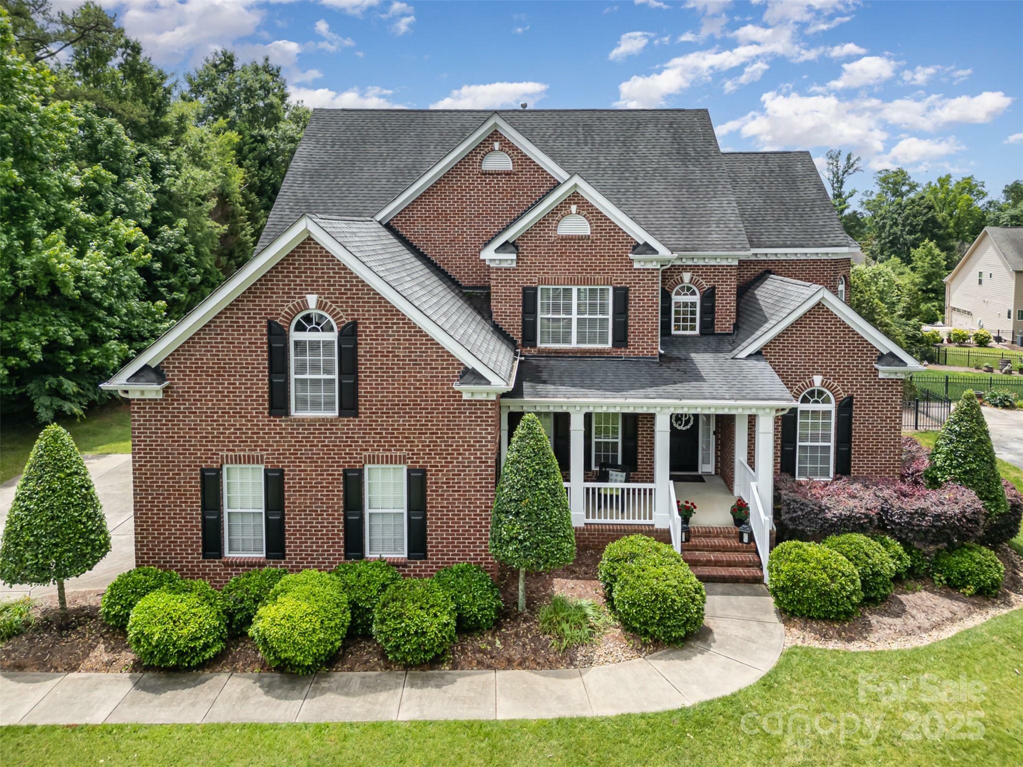 Property Photo: 8962 Landsdowne Avenue NC 28075