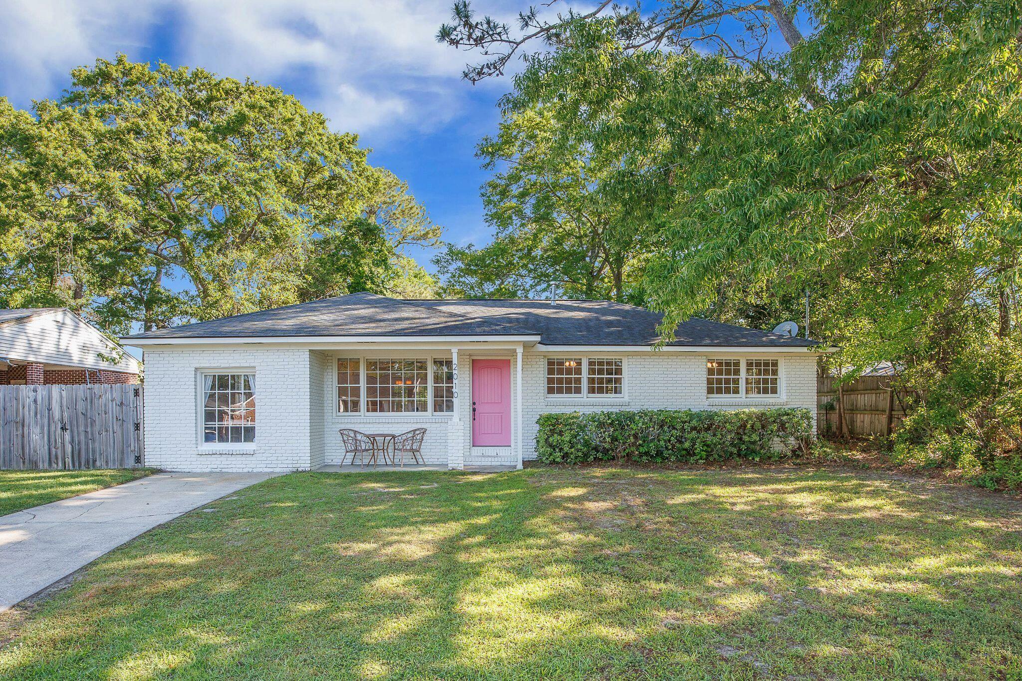 Property Photo: 2010 Culver Avenue SC 29407