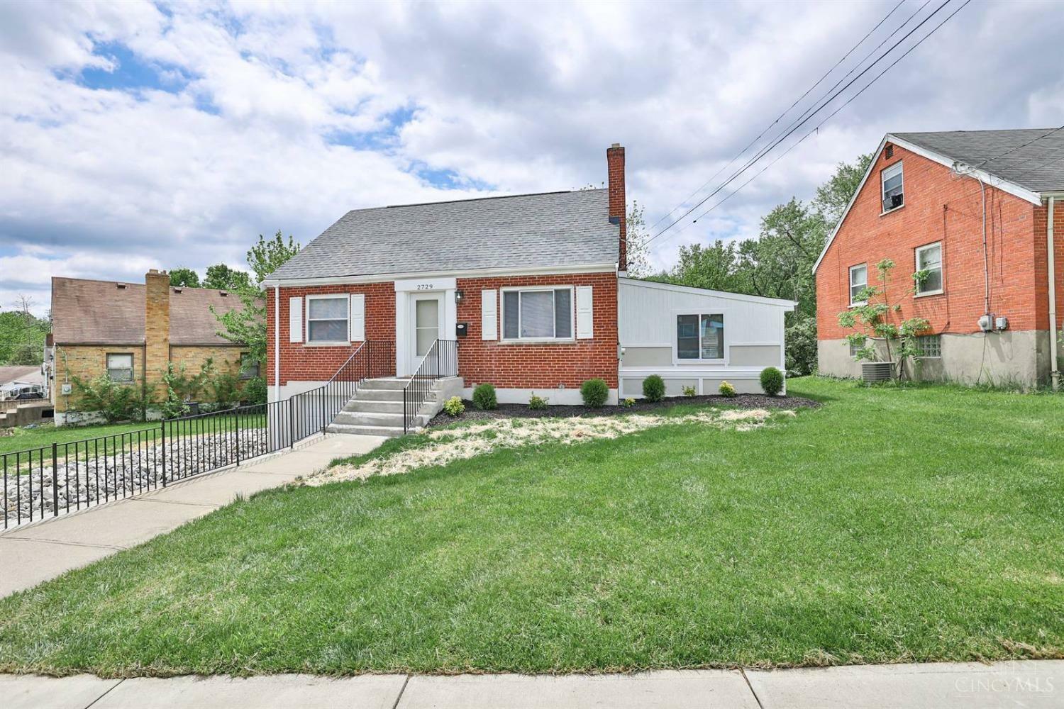 Property Photo: 2729 Hennge Drive OH 45239