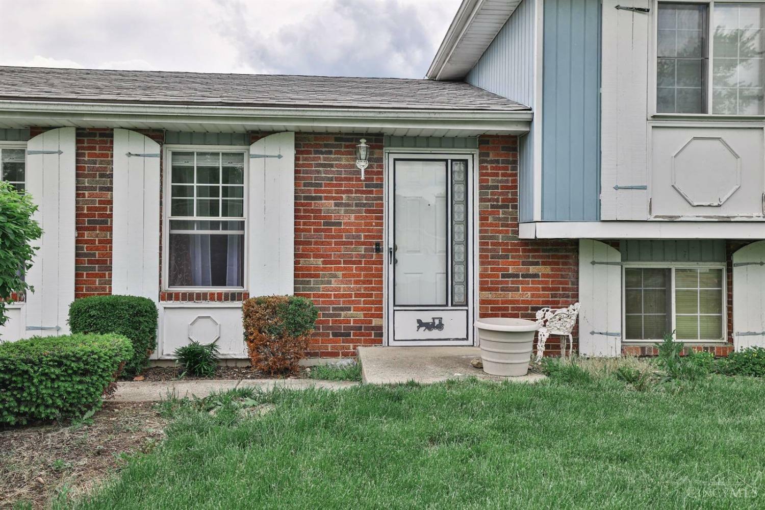 Property Photo: 6817 Banbury Drive OH 45005