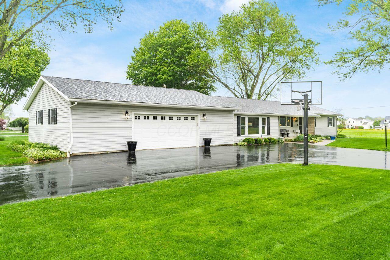 Property Photo: 2040 Riggs Road OH 43055