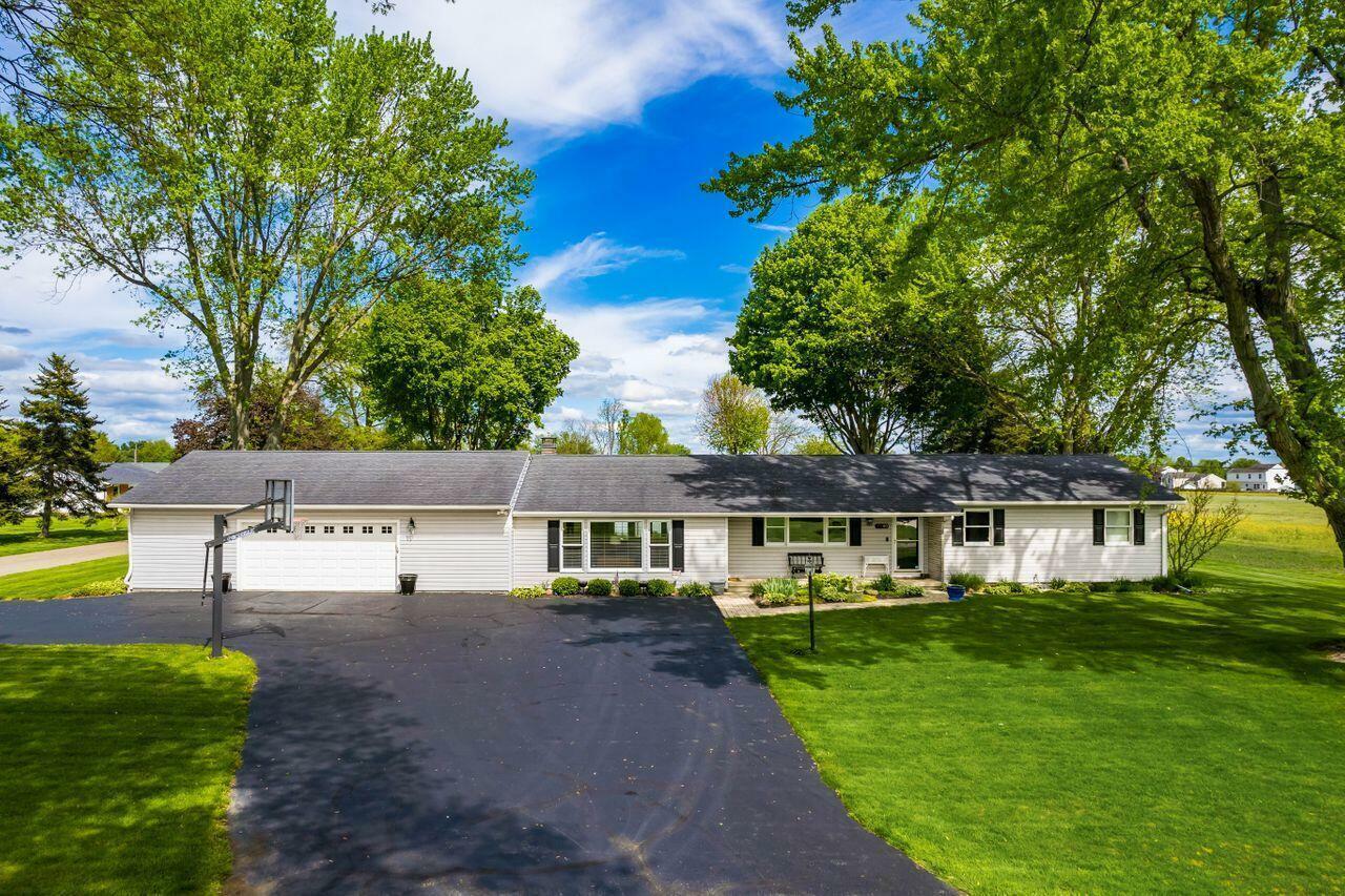 Property Photo: 2040 Riggs Road OH 43055
