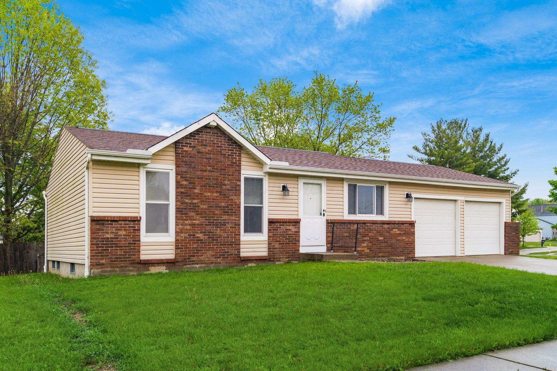 Property Photo: 2438 Barstone Court OH 43123
