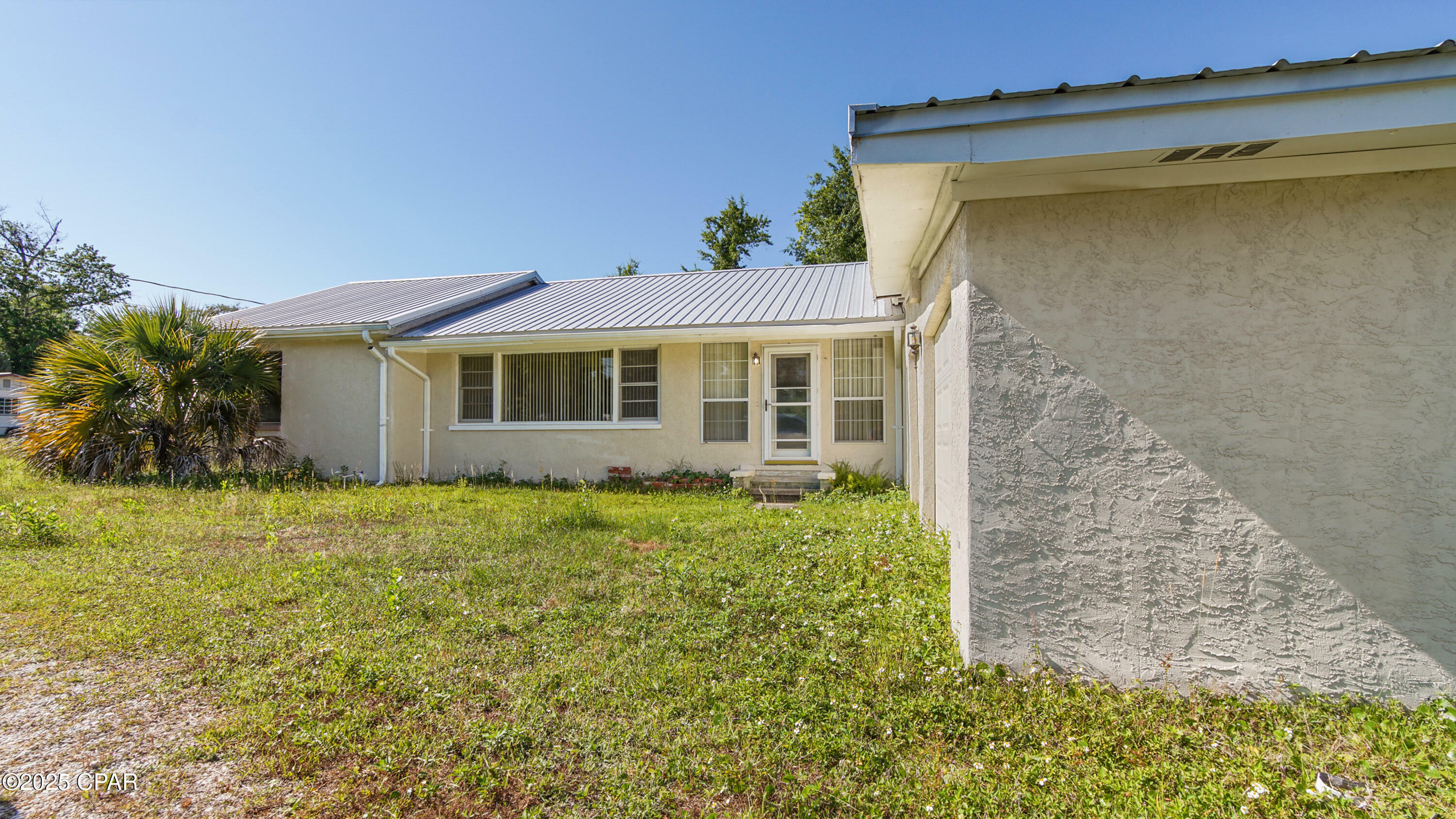 Property Photo: 4949 E 2nd Street FL 32404