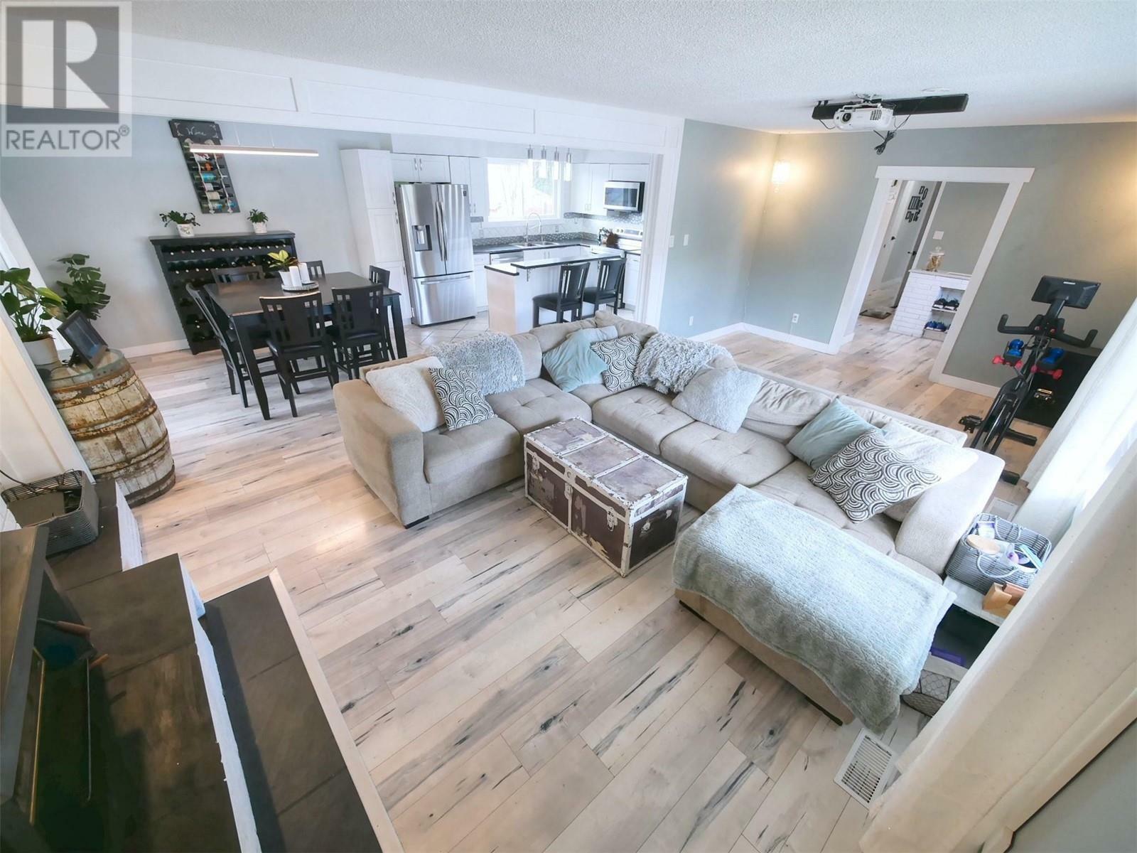 Photo de la propriété: 21 Duncan Avenue BC V0G 1L0