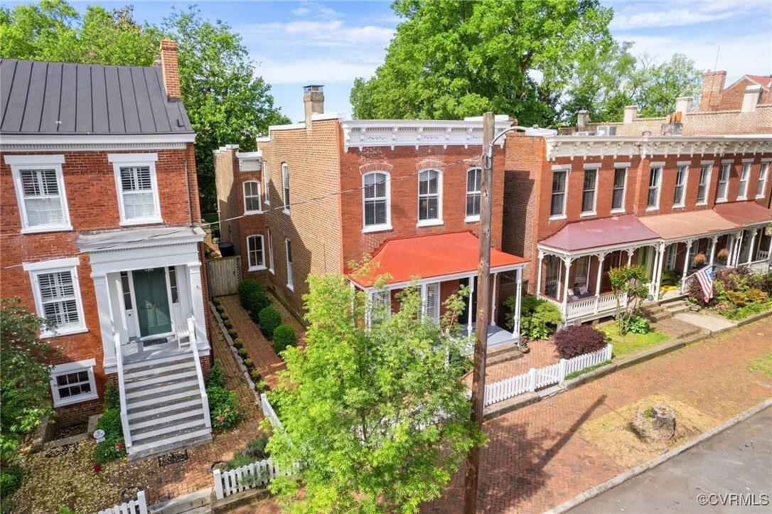 Property Photo: 2813 E Grace Street VA 23223