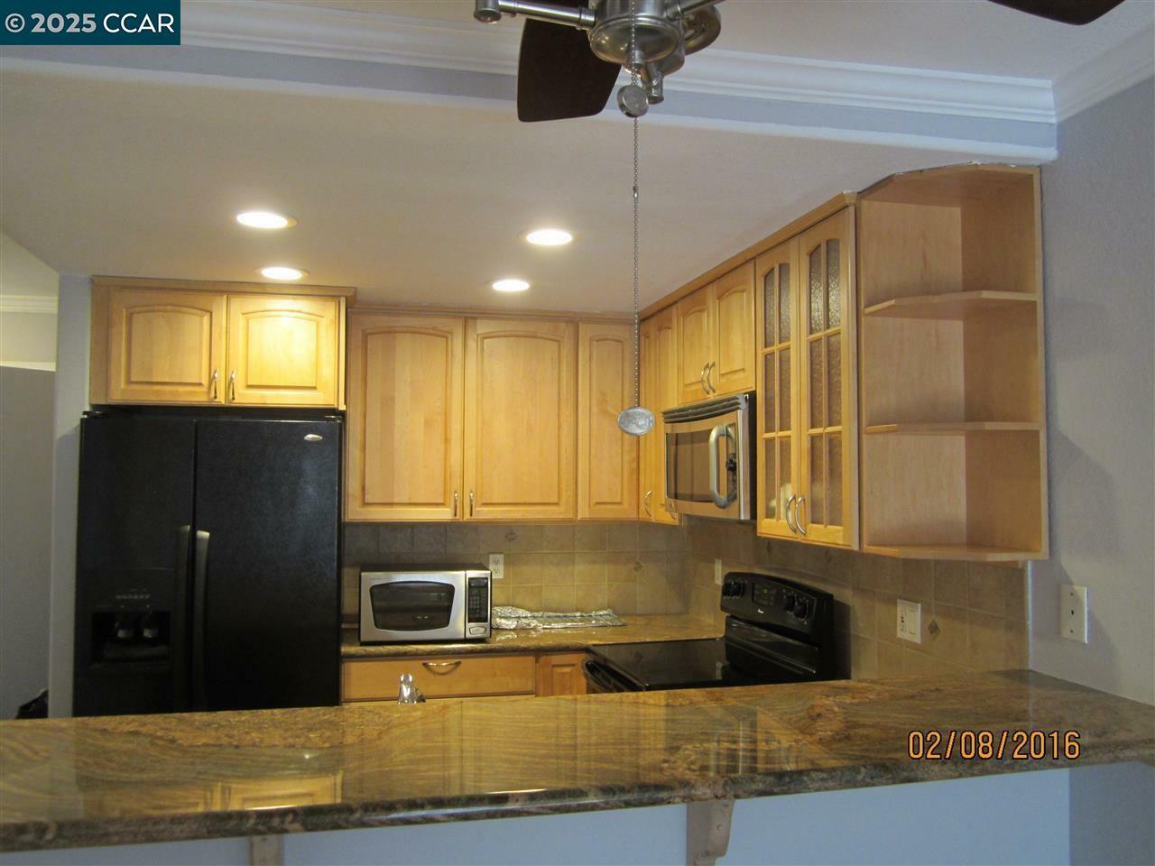 Property Photo: 327 Pantano Cir CA 94553
