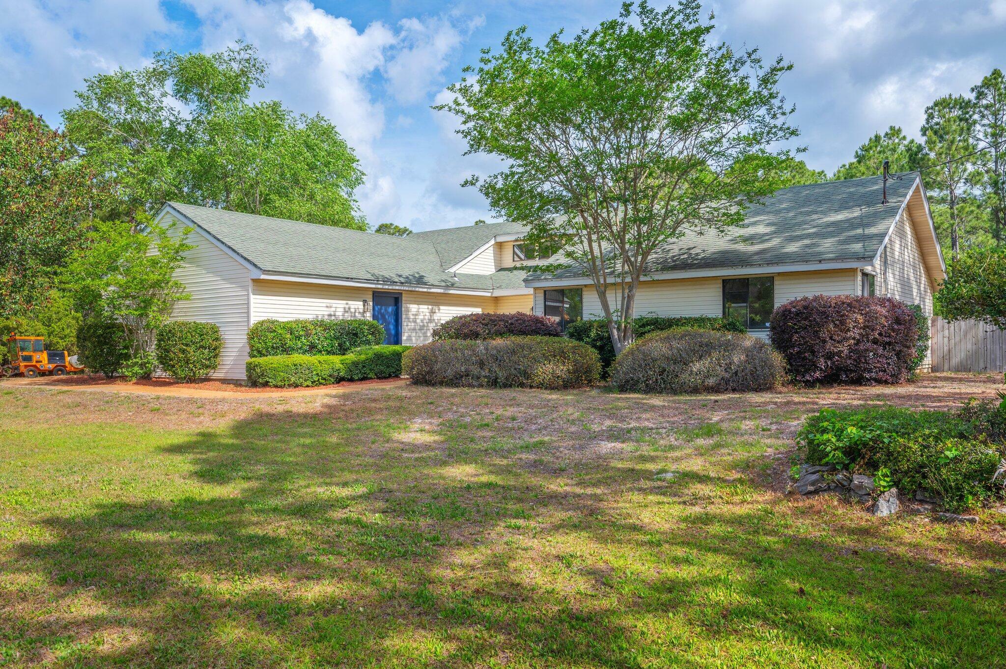 Property Photo: 6522 Leisure Street FL 32566