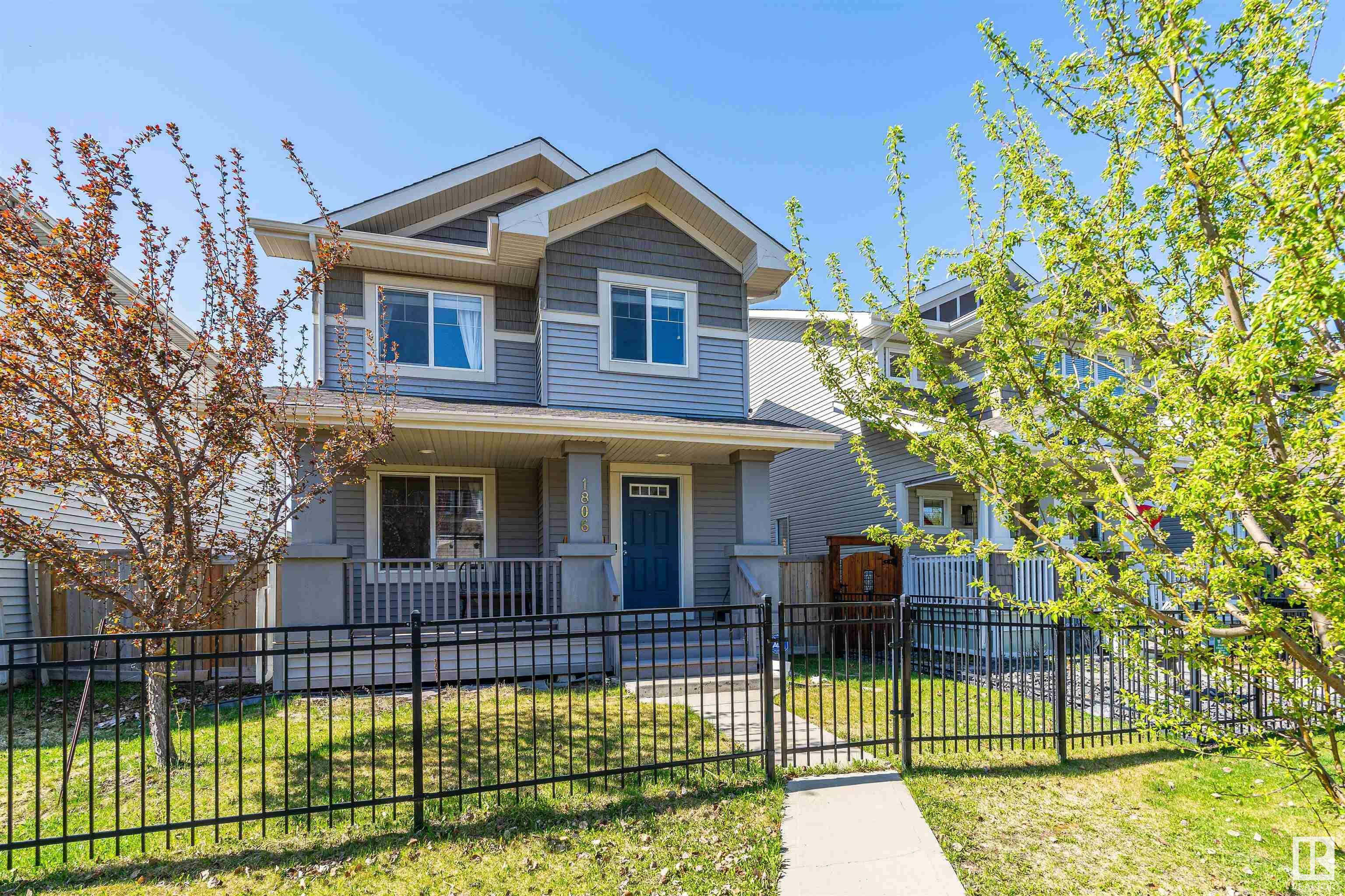 Photo de la propriété: 1806 Carruthers Lane SW AB T6W 0Z1