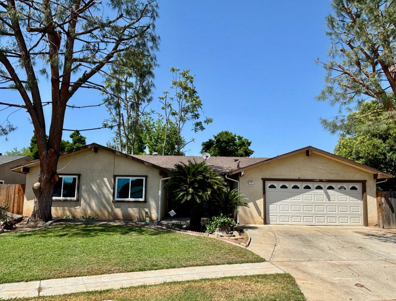 Property Photo: 5689 E Madison CA 93727