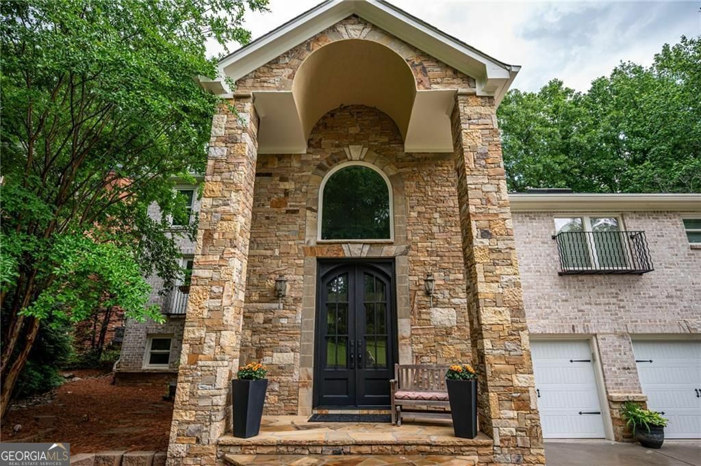 Property Photo: 3290 Coachmans Way NE GA 30075