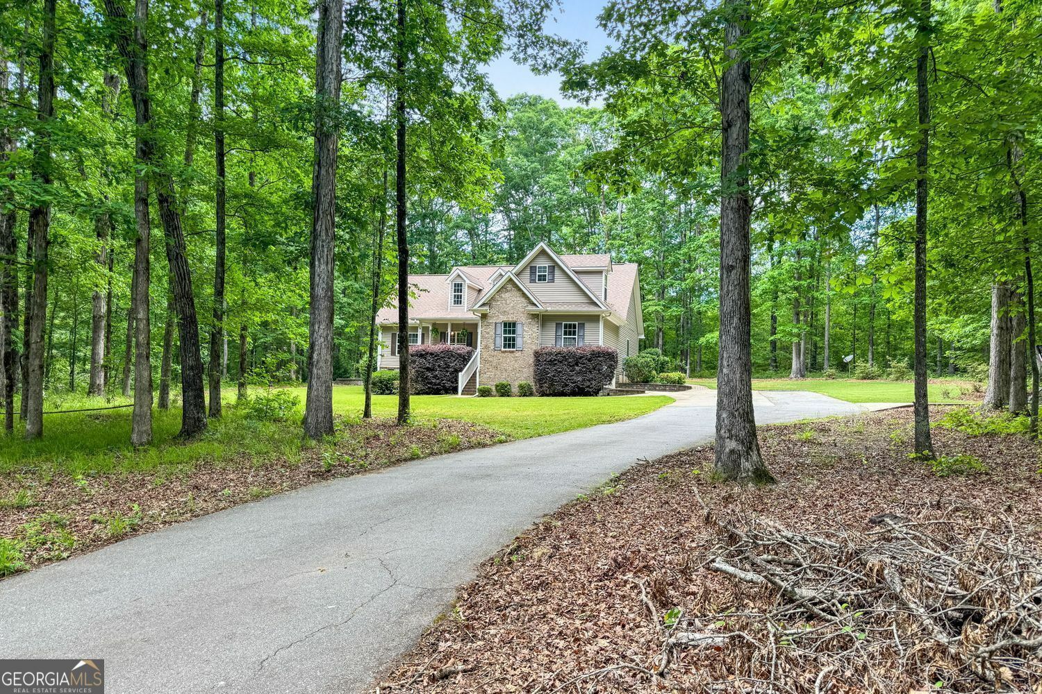 Property Photo: 84 Creekside Court GA 30295
