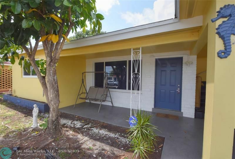 Property Photo: 6750 Cody St FL 33024