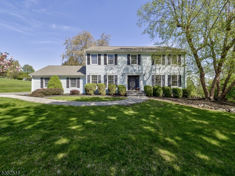 5 Honeysuckle Way  Raritan Twp. NJ 08822 photo