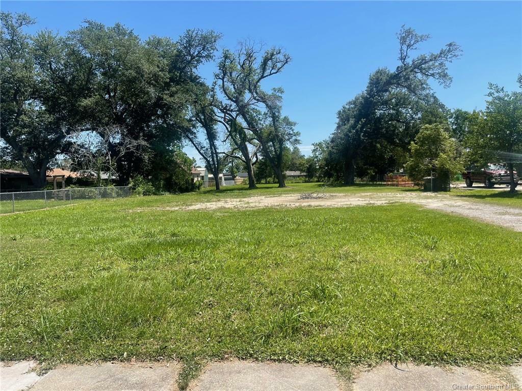 Property Photo: 603 W School Street LA 70605