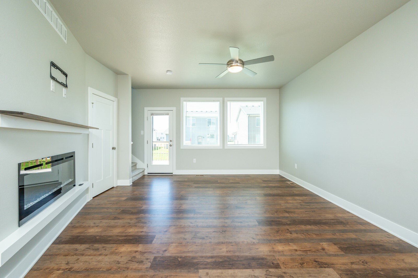 Property Photo: 630 NE Hunter Drive IA 50021